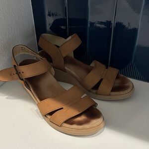 Women's Tan Sandals Rockport 7.5